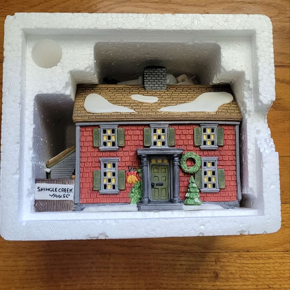 Dept. 56 New England Village Shingle Creek House